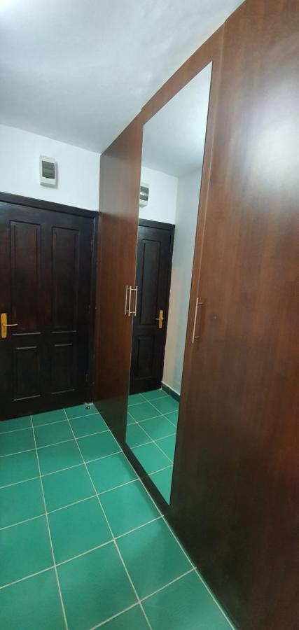 Garsoniera Horezu Apartment ภายนอก รูปภาพ