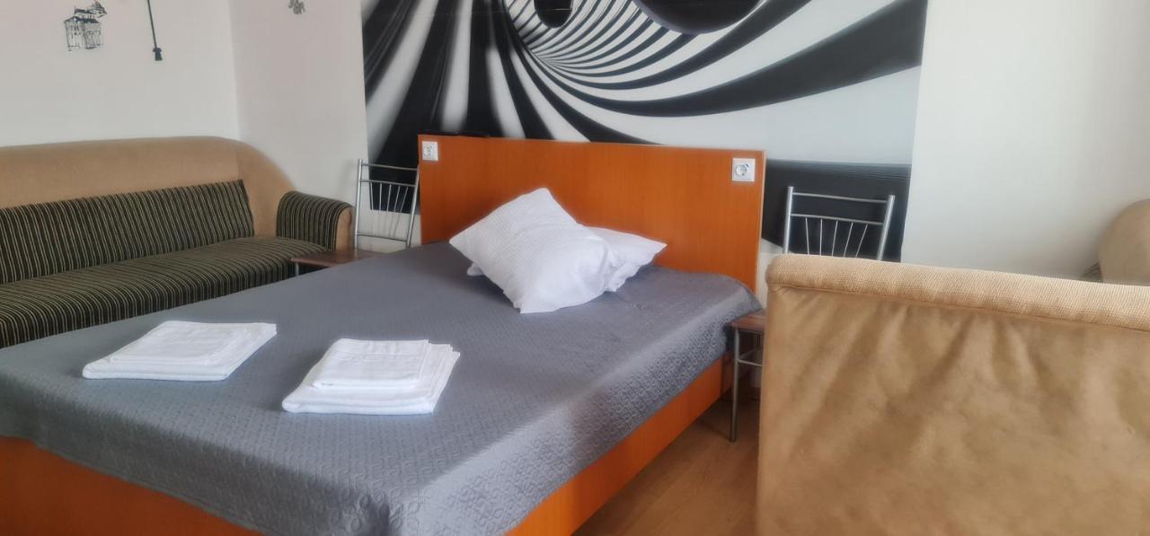 Garsoniera Horezu Apartment ภายนอก รูปภาพ